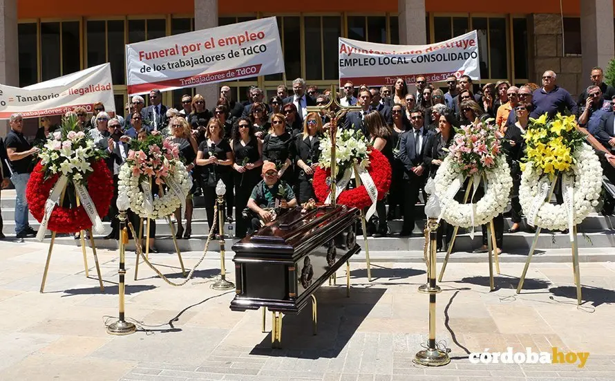 Funeral por el empleo 8