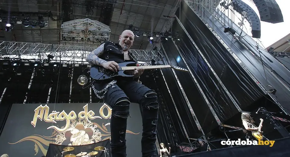 Mago de Oz como tesoneros en el concierto de Kiss en C&oacute;rdoba en el Festival de la Guitarra de 2018