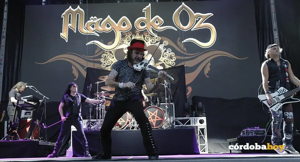 Mago de Oz como tesoneros en el concierto de Kiss en C&oacute;rdoba en el Festival de la Guitarra de 2018