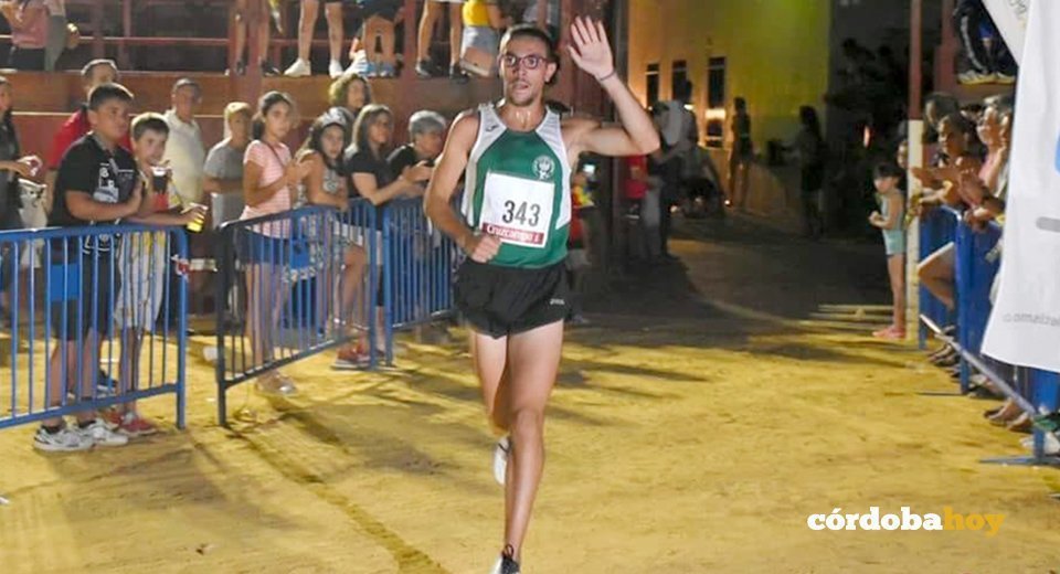 El atleta cordobés Juan Ignacio Grondona  durante la última carrera, la Milla El Santo en Montilla