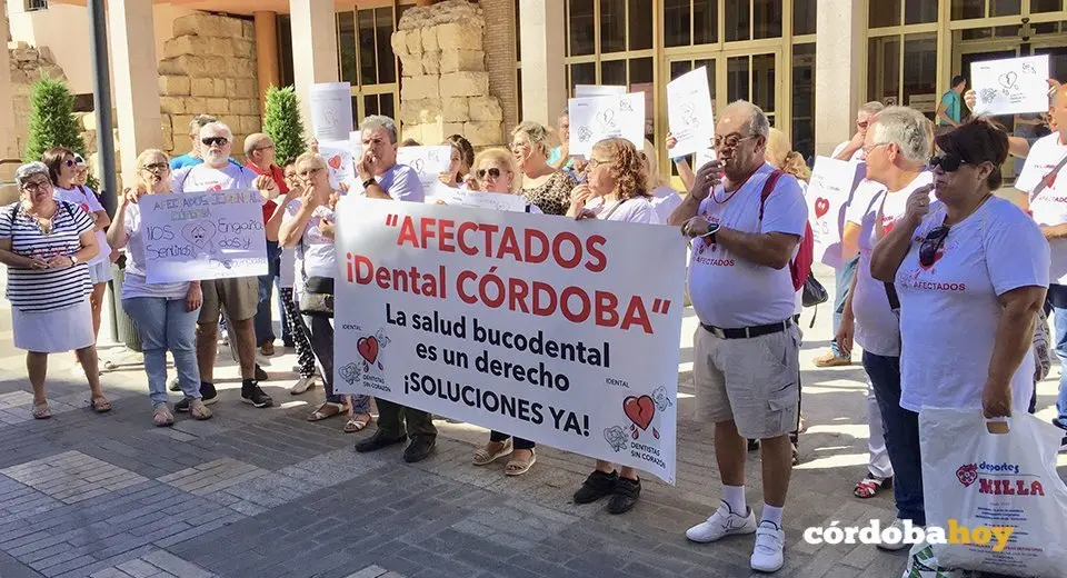 Afectados de iDental en Córdoba