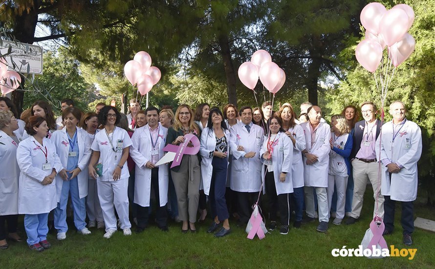 Celebración de Día del Cáncer de Mama en el Hospital Reina Sofía de Córdoba