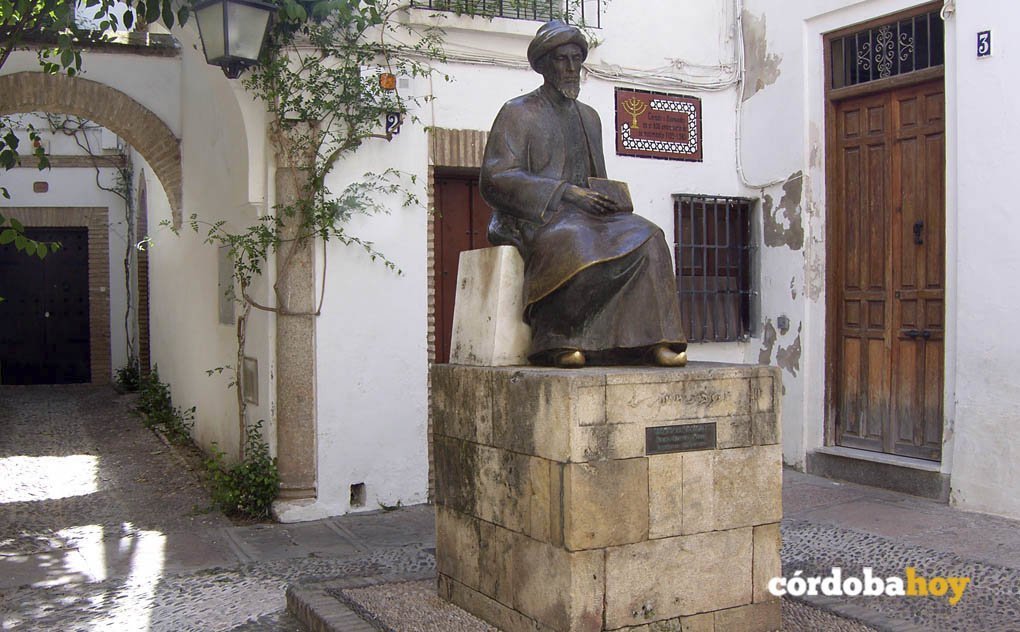 Estatua de Maimónides en Córdoba 1