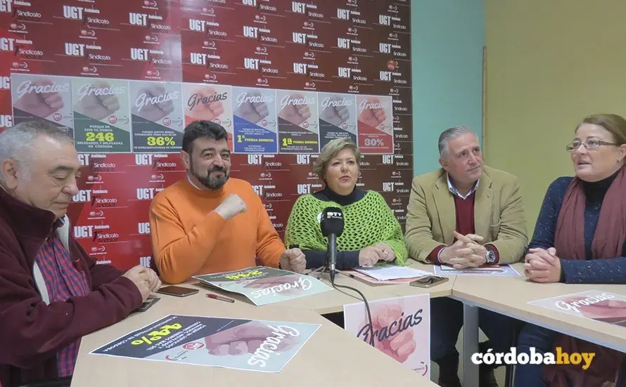Vicente Palomares con parte de sus secretarios sectoriales