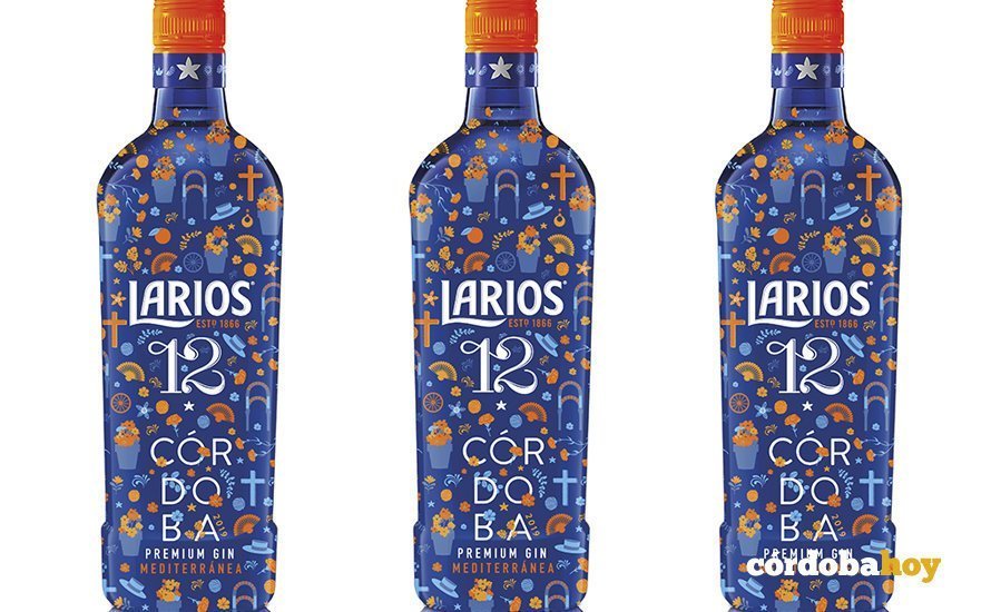 Botellas de Larios con el símbolo del Mayo Cordobés