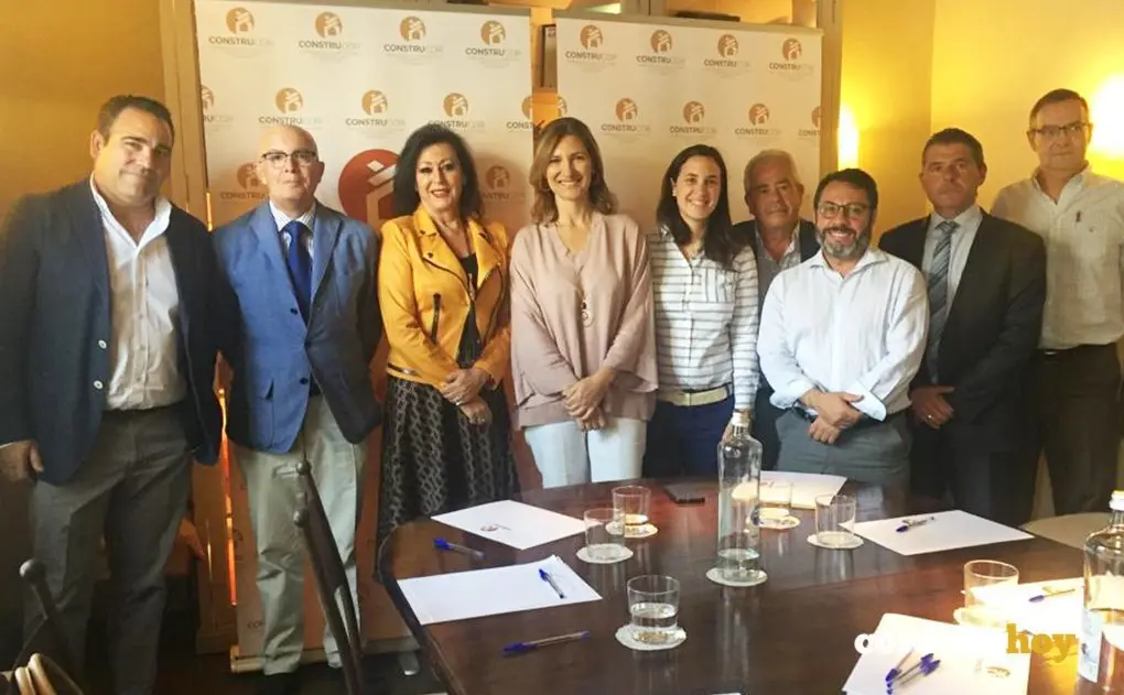 Reuni&oacute;n de la Junta con Construcor en C&oacute;rdoba