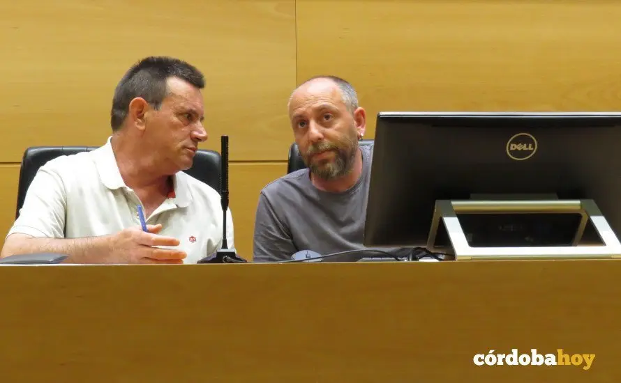 Ernesto Alba, a la derecha de la imagen