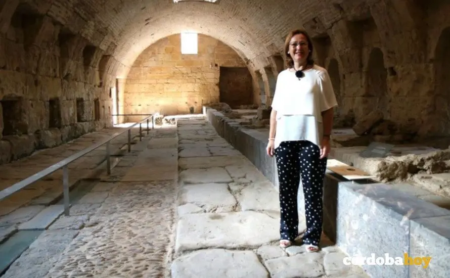 La concejala Laura Ruiz en el molino de Martos