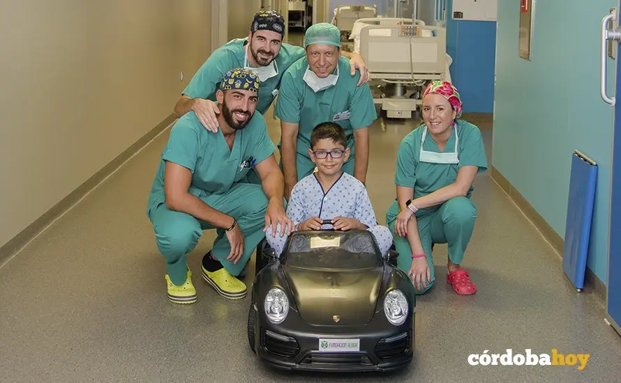 Uno de los Porshe el&eacute;ctricos con los que s epuede ir al quir&oacute;fano en el San Juan de Dios