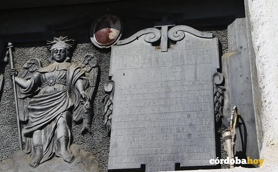 Losas curiosas del cementerio de Nuestra Se&ntilde;ora de la Salud 1