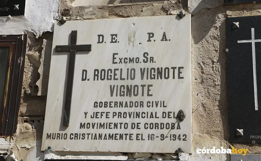 Losas curiosas del cementerio de Nuestra Se&ntilde;ora de la Salud 1