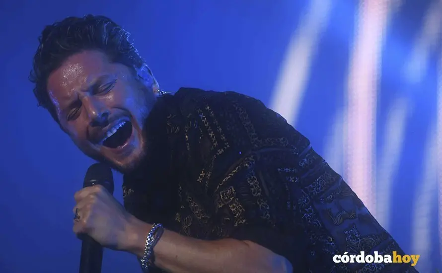 Manu Carrasco en el primero de los dos conciertos en C&oacute;rdoba 3