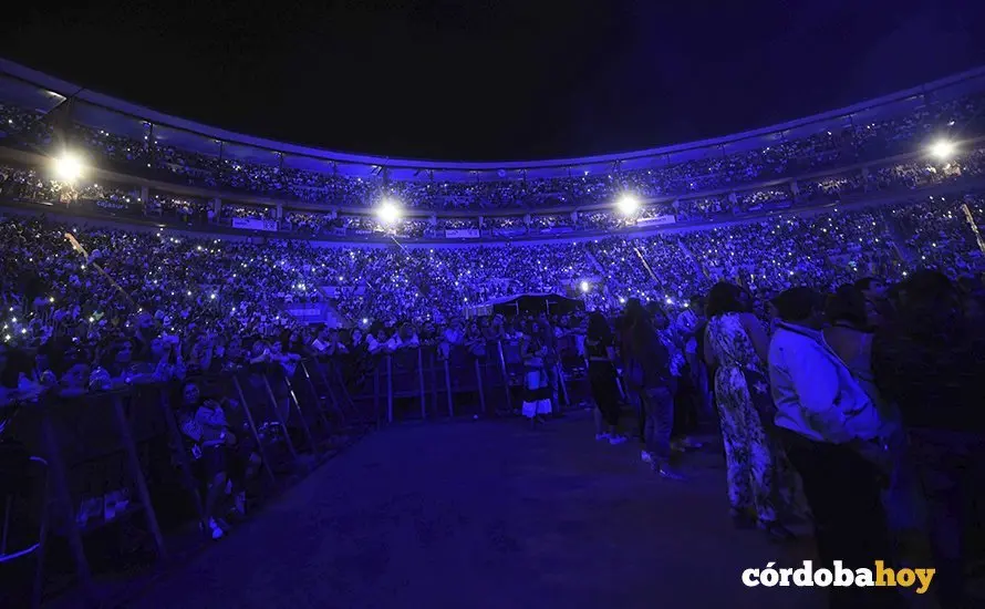 Manu Carrasco en el primero de los dos conciertos en C&oacute;rdoba 11
