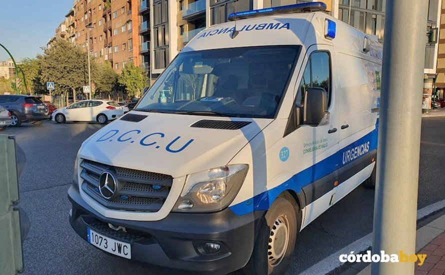 Ambulancia en una calle de Córdoba