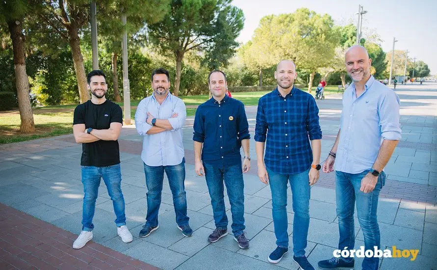 Representantes de Dobuss, BeBrand y Adentity