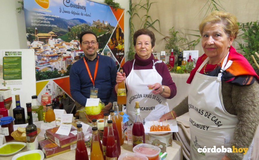 Expositor de Carcabuey en la Feria de los Municipios, donde se puede degustar el licor de membrillo