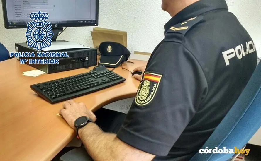 Agente de la Polic&iacute;a Nacional