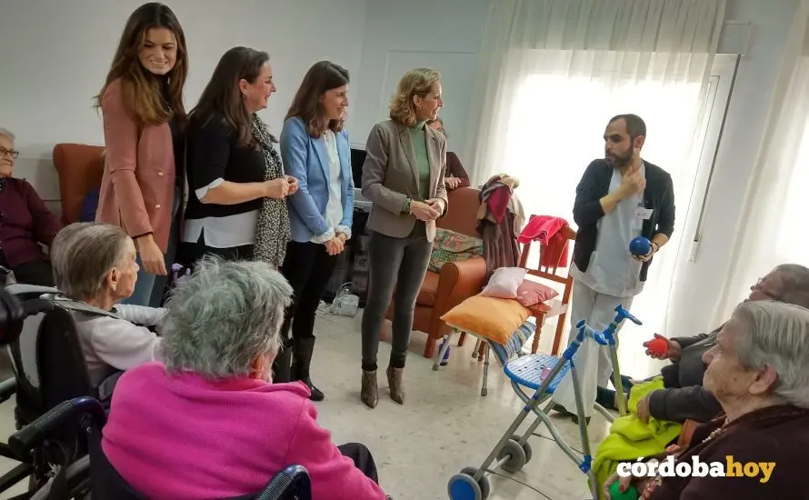 Visita de la delegada de pol&iacute;ticas sociales a la residencia de San Andr&eacute;s