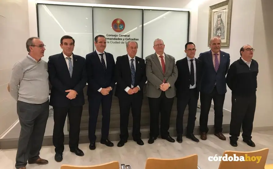 Reuni&oacute;n en Sevilla de los afectados por el IVA de palcos, sillas y tribunas de las carreras oficiales
