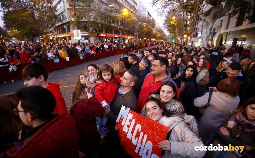 Público asistente a la Cabalgata de Reyes de Córdoba en 2020