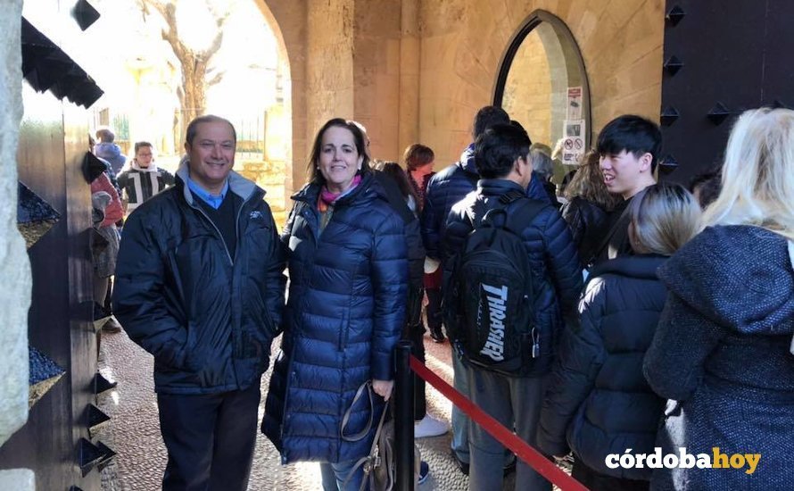 La concejala de Cultura, Blanca Torrent, en la entrada del Alcázar