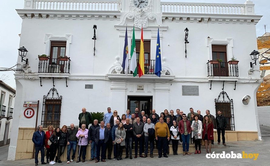 Los alcaldes de la Asociación de Municipios en Áreas de Centrales Nucleares (AMAC) ante el Ayuntamiento de Hornachuelos