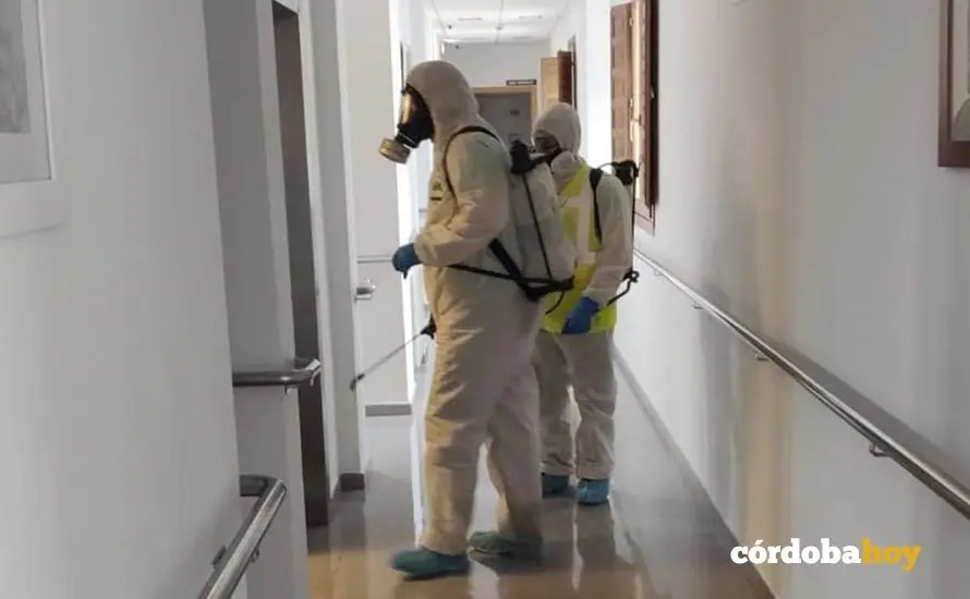 Desinfecci&oacute;n de la residencia de Santa Ana en El Guijo