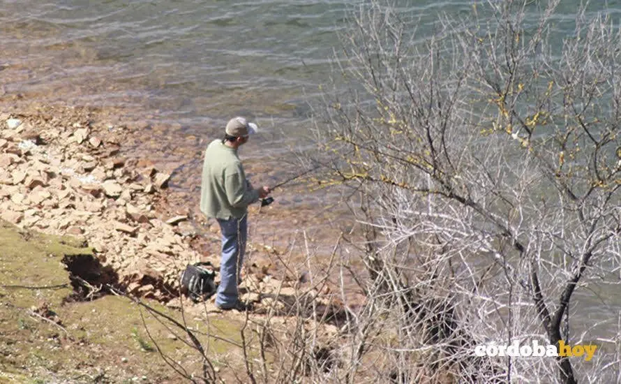 Pesca en el pantano de La Bre&ntilde;a