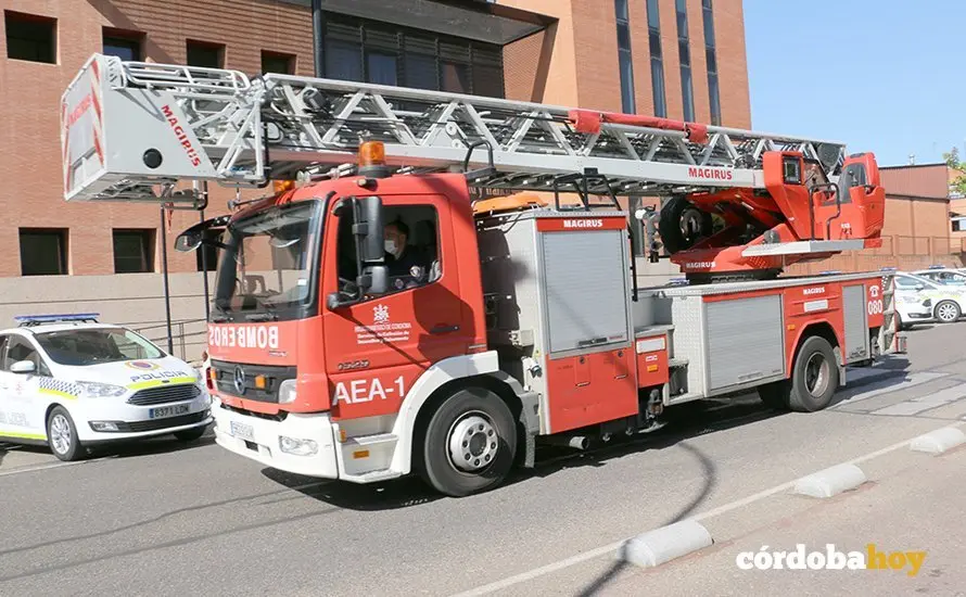 Salida de los bomberos del parque central