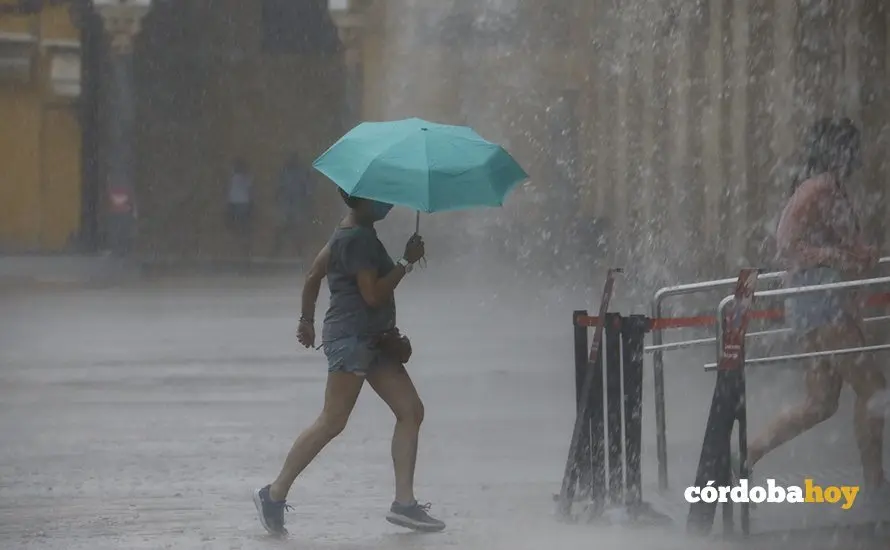 Lluvia ca&iacute;da en la Mezquita-Catedral en verano