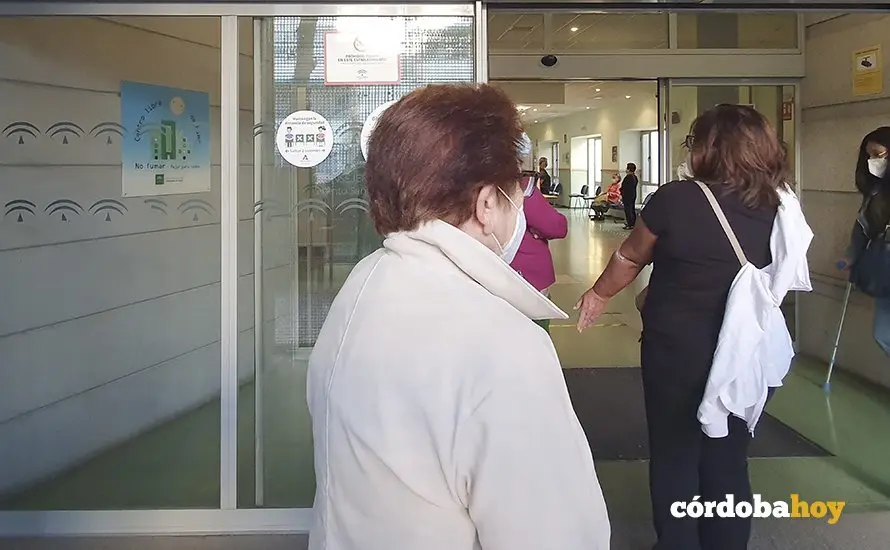 Entrada al centro de salud de Santa Rosa 13.38.02