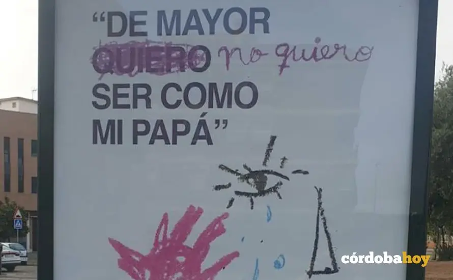 Cartel de la capma&ntilde;a retirado