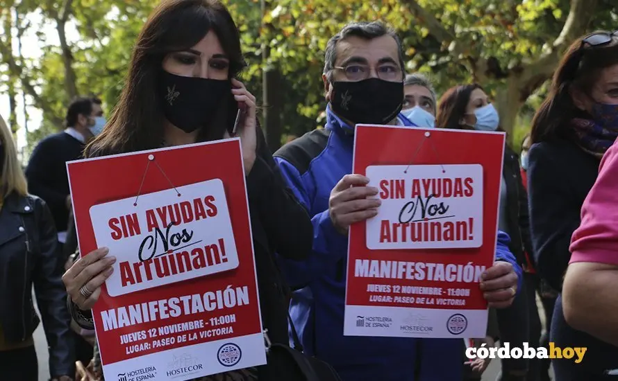 Protesta de hosteleros y restauradores en La Victoria