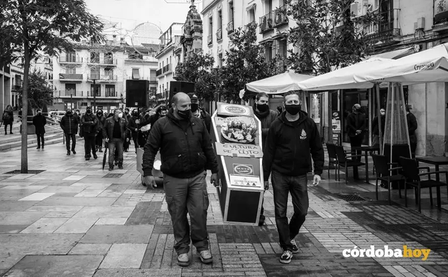 Luto y entierro por la Cultura del colectivo MUTE