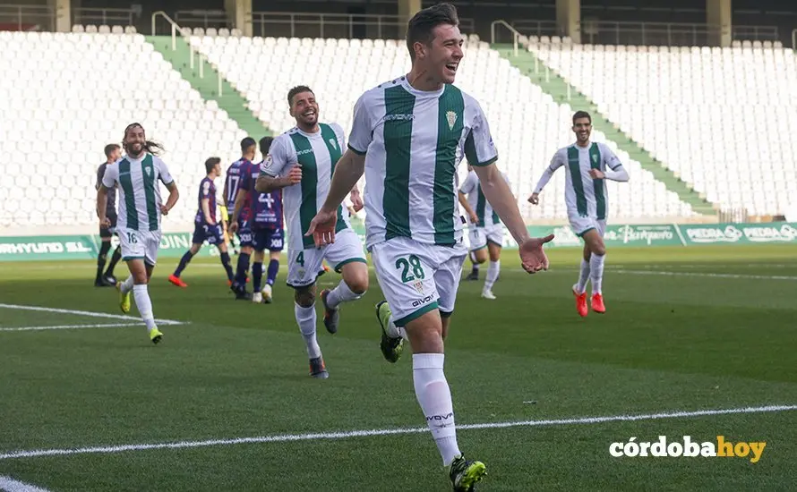 Alberto del Moral celebra su gol ante el Yeclano