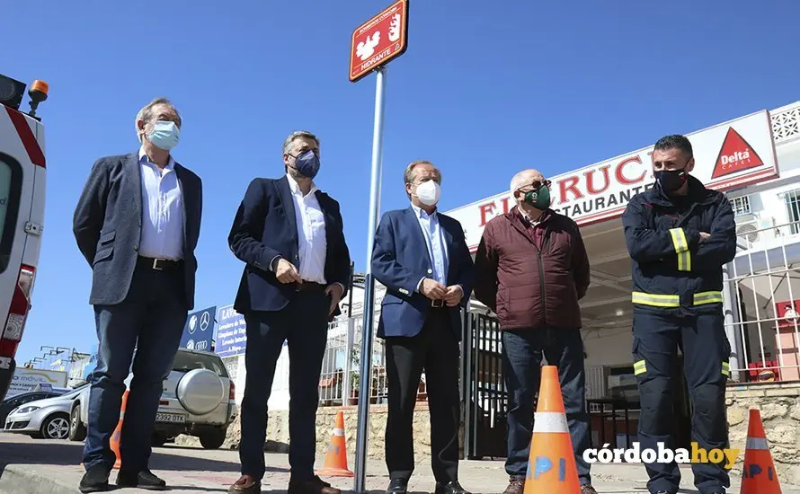 Una de las se&ntilde;ales de hidrantes ubicada en la Avenida de La Torrecilla.