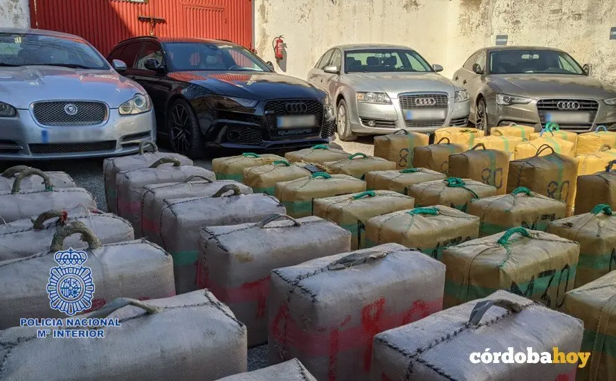 Coches y droga incautada