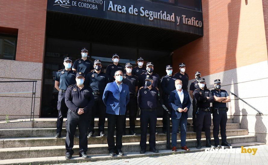 Los agentes en el curso de Capacitación de Oficiales de la Policía Local de Córdoba