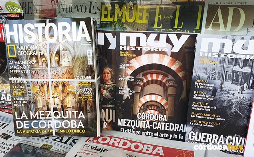 Las dos revistas sobre la Mezquita-Catedral juntas