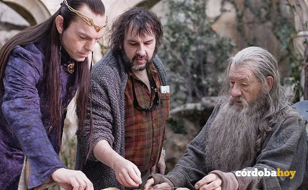 Peter Jakcson (centro) con Hugo Weaving (Elrond) y Ian McKellen (Gandalf)