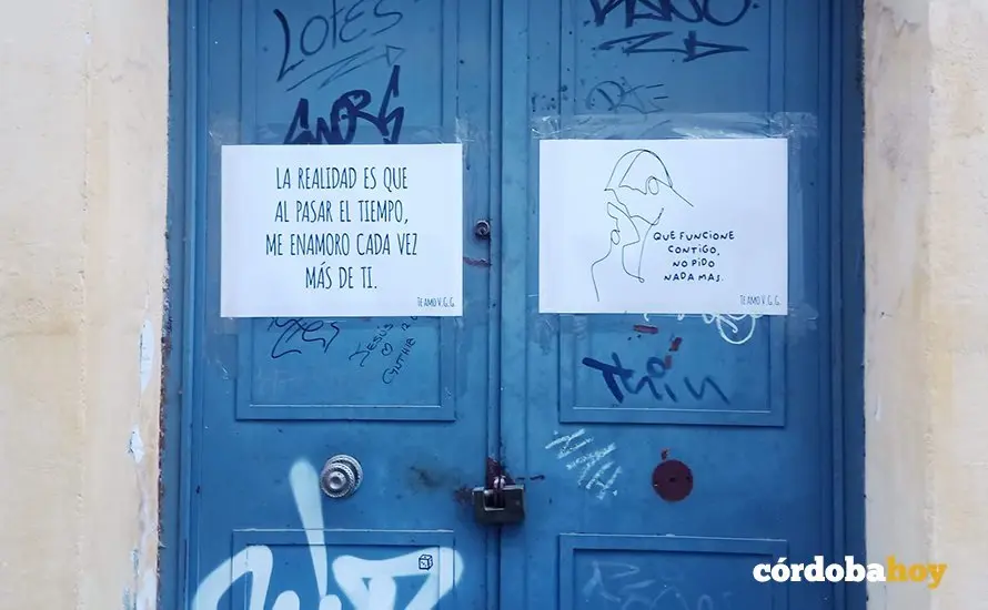 Carteles con mensaje de amor en la Juder&iacute;a y la zona patrimonial de C&oacute;rdoba