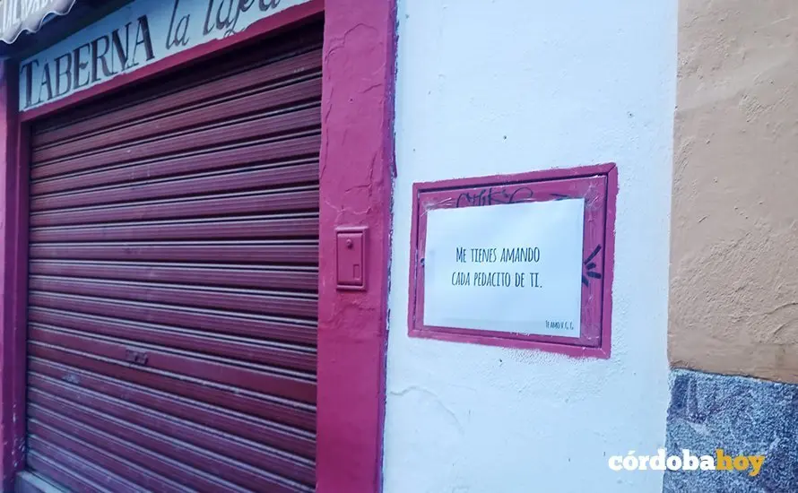 Carteles con mensaje de amor en la Juder&iacute;a y la zona patrimonial de C&oacute;rdoba