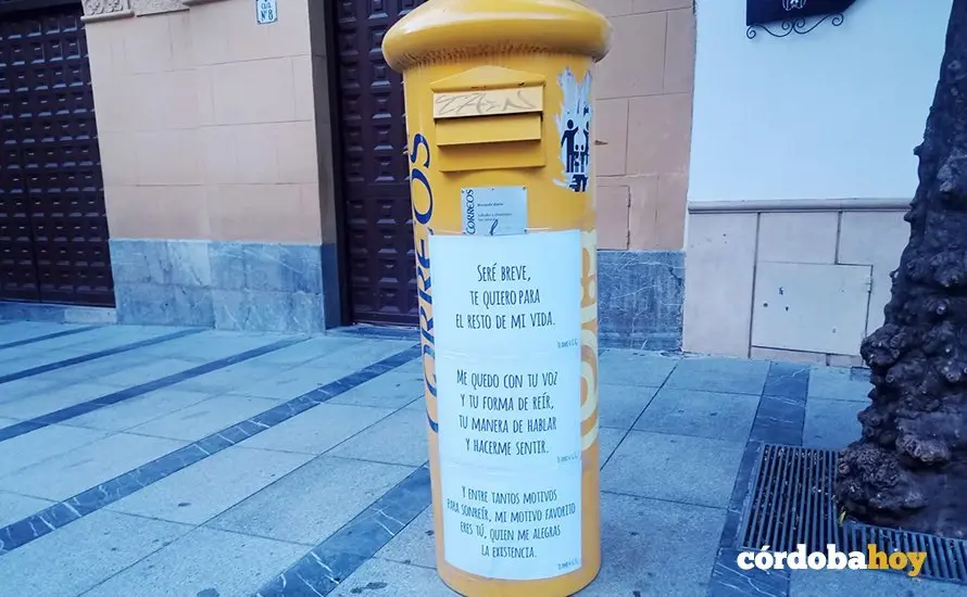 Carteles con mensaje de amor en la Juder&iacute;a y la zona patrimonial de C&oacute;rdoba
