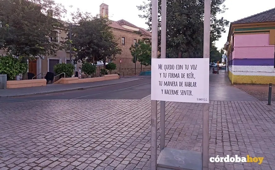 Carteles con mensaje de amor en la Juder&iacute;a y la zona patrimonial de C&oacute;rdoba