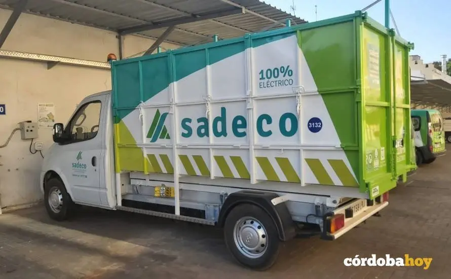 Cami&oacute;n el&eacute;ctrico de Sadeco