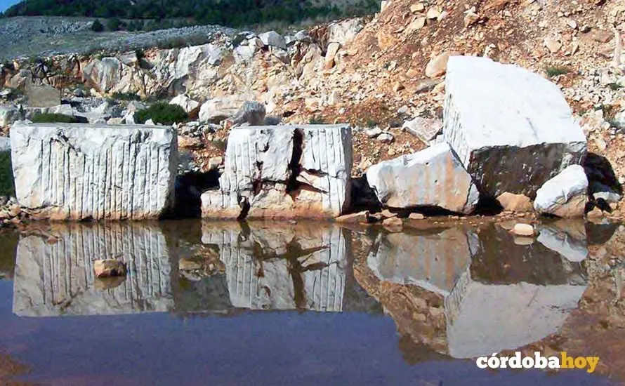 Restos de la antigua actividad minera en las Sierras Subb&eacute;ticas. FOTO CABRAENELRECUERDO.COM