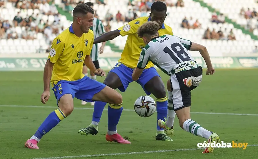 Encuentro entre el C&oacute;rdoba CF y el C&aacute;diz B