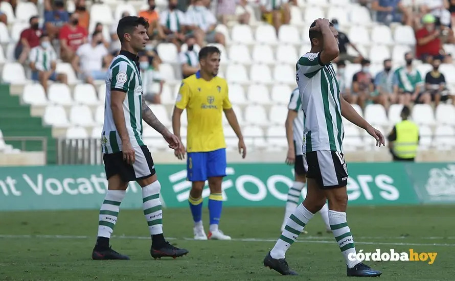 Encuentro entre el C&oacute;rdoba CF y el C&aacute;diz B