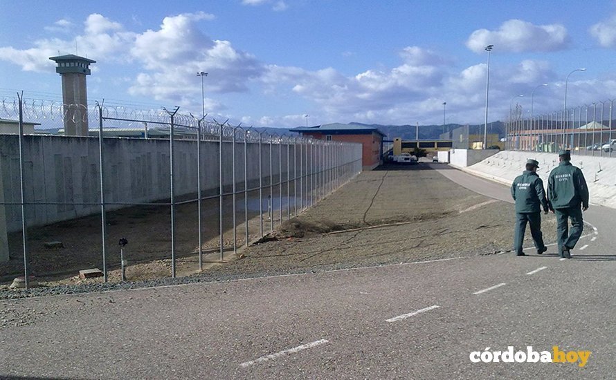 Agentes de la Guardia Civil en la Prisión de Córdoba