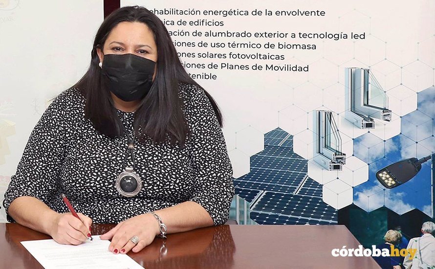 La vicepresidenta primera y delegada de Asistencia Económica con los Municipios y Mancomunidades de la Diputación de Córdoba, Dolores Amo